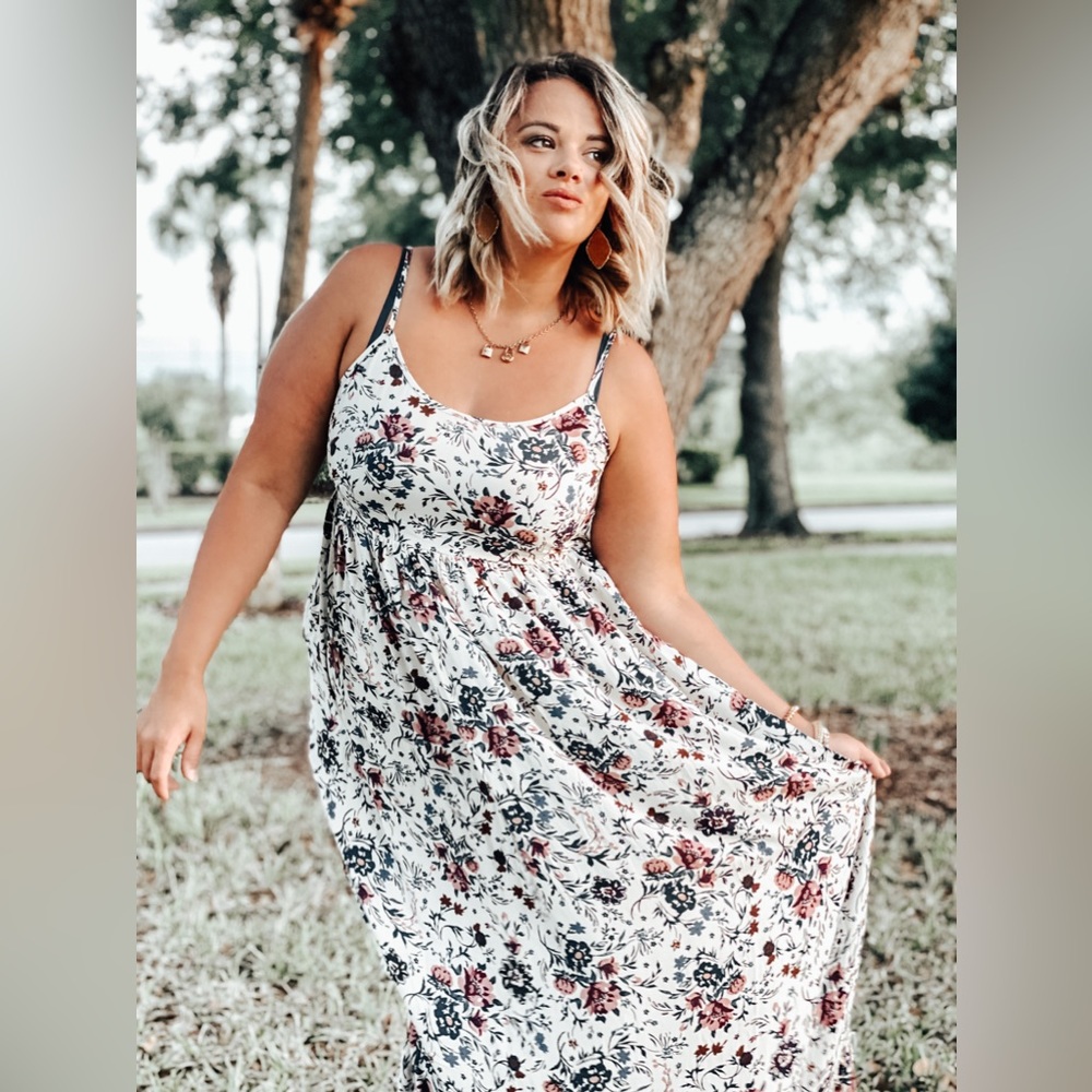 Floral Scoop Neck Maxi Dress